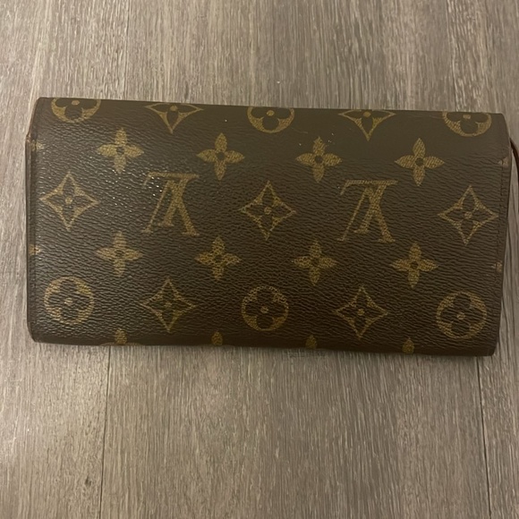 LV Emilie Wallet - Picture 4 of 5
